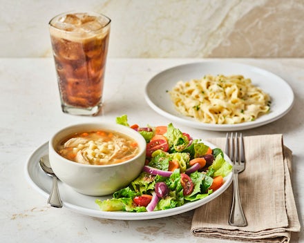 Lunch Trio Fettuccine Alfredo